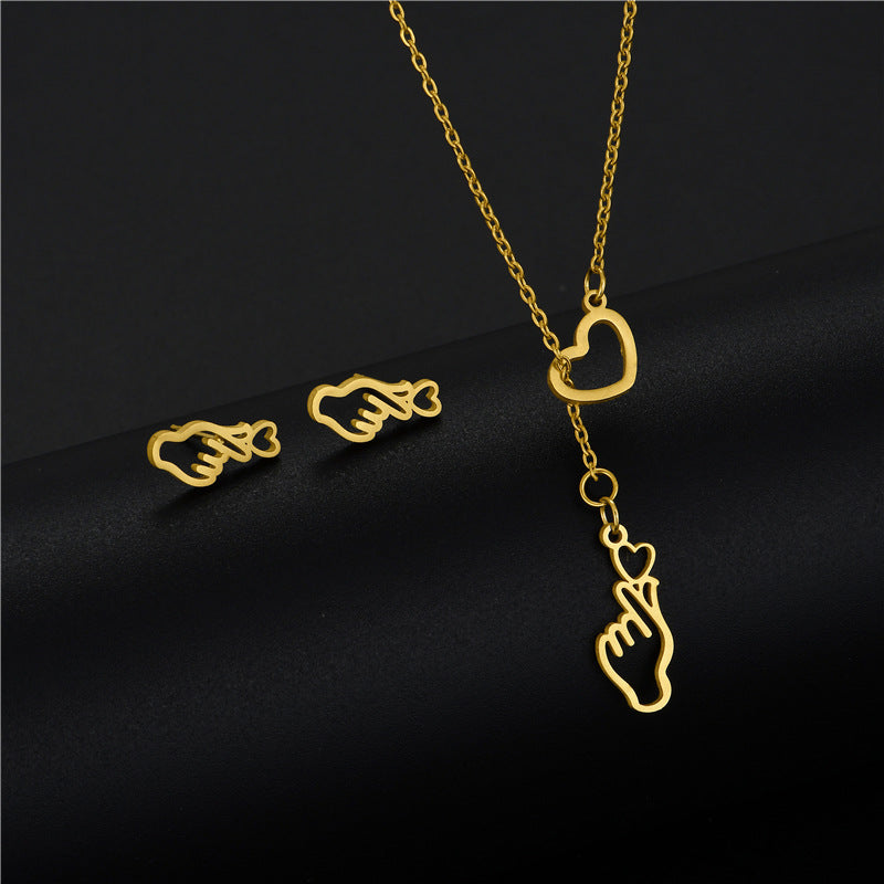 Heart Pendant Necklace Set for Women - Stylish Short Chain