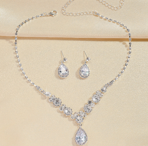 New Butterfly Drop Pendant Necklace & Earring Set