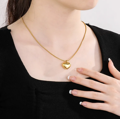 Exaggerated Hollow Love Pendant Necklace