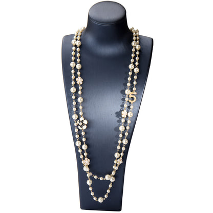 Fashion Pearl Necklace with Layered Charm Pendant