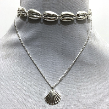 Versatile Metal Layered Necklace with Shell Pendant
