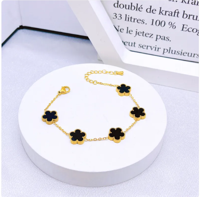 Elegant Five-Leaf Flower Jewelry Set – Titanium Steel Bracelet, Necklace & Stud Earrings