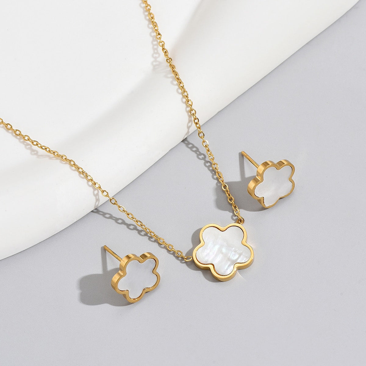 Fashionable Titanium Steel Floral Necklace and Earring Set