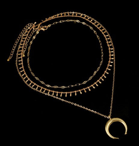 Fashionable Multi-Layer Metal Horn Crescent Necklace