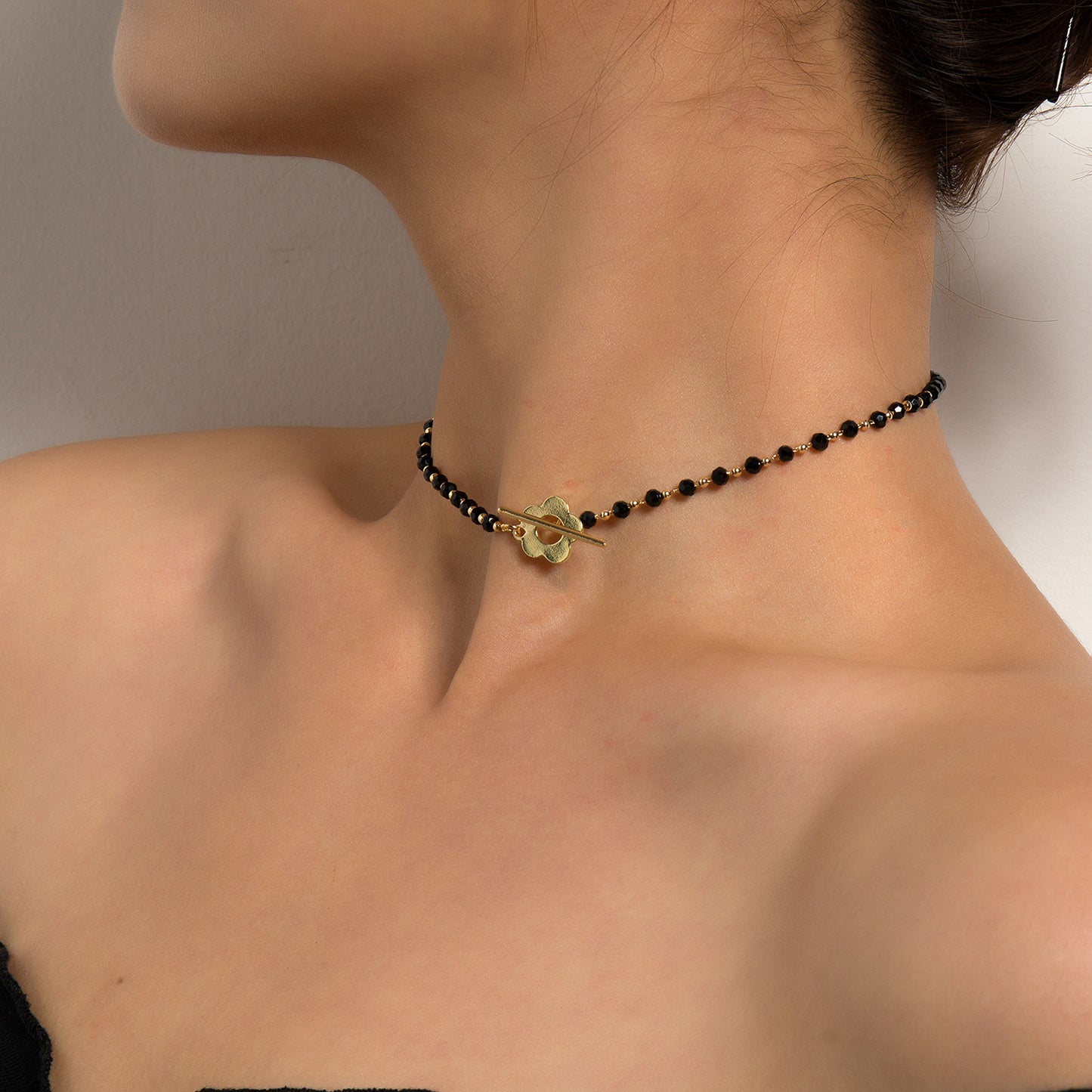 Black Crystal Glass Bead Chain Short Flower Necklace