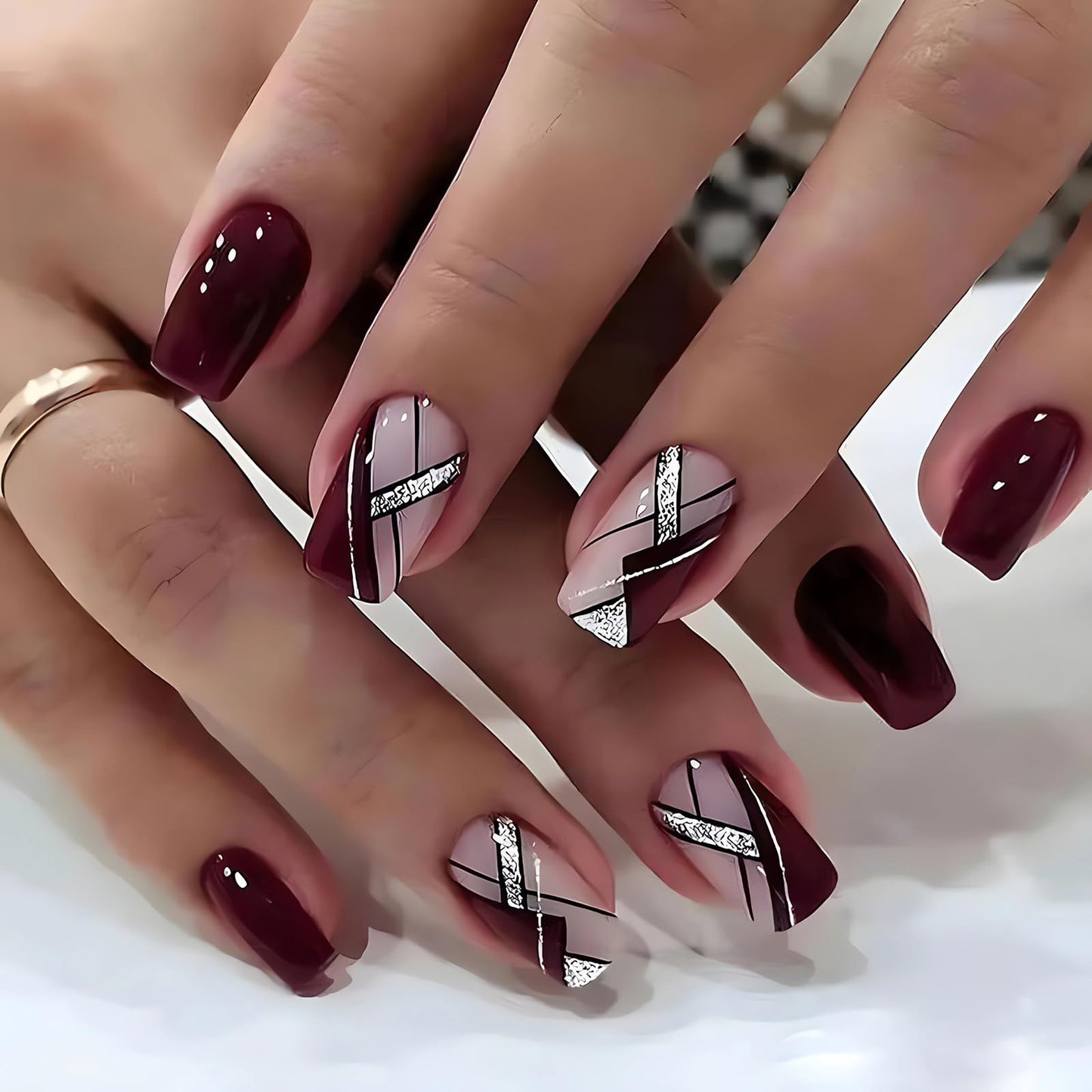 LPOODDNU Square Press on Nails French Fake Nails Wine Red Glitter Lines Medium Glue on Nails with Designs Full Cover False Nails Cute Stick on Nails 24pcs