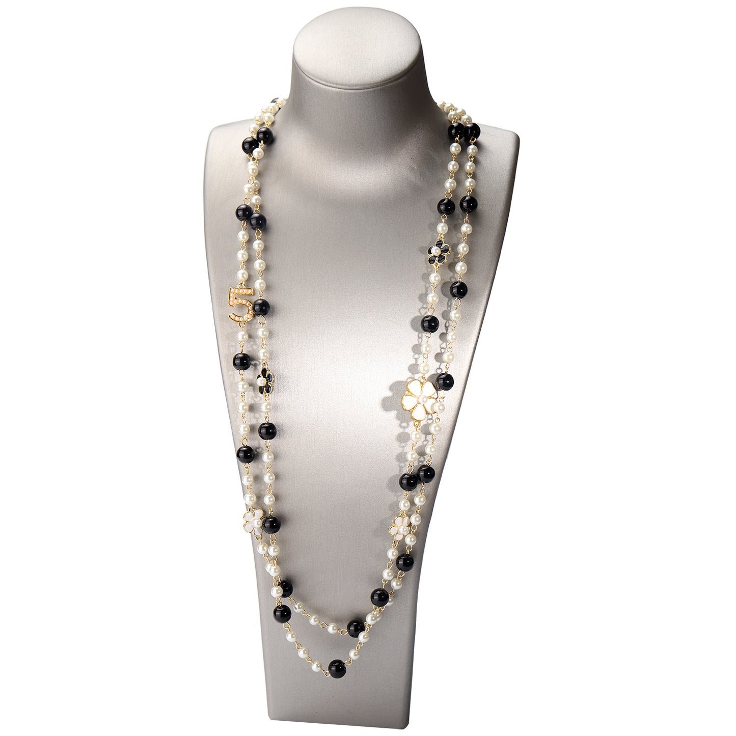 Fashion Pearl Necklace with Layered Charm Pendant