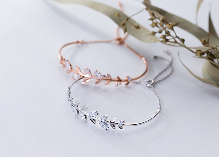 S925 Silver Adjustable Bracelet with Diamond Leaves