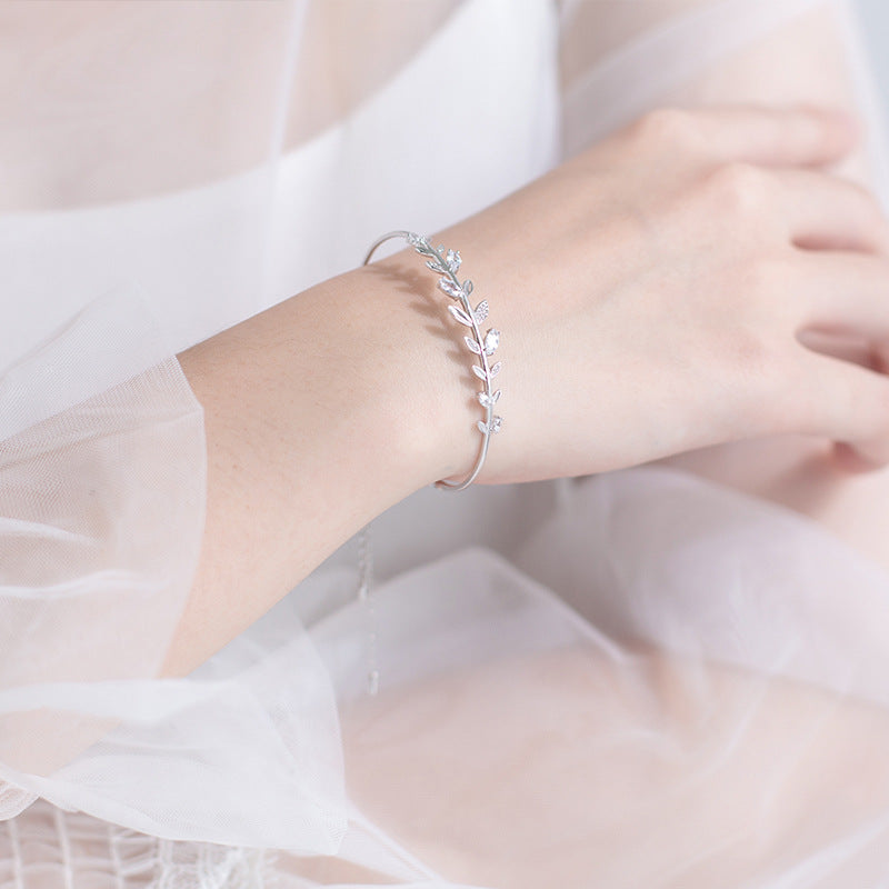 S925 Silver Adjustable Bracelet with Diamond Leaves