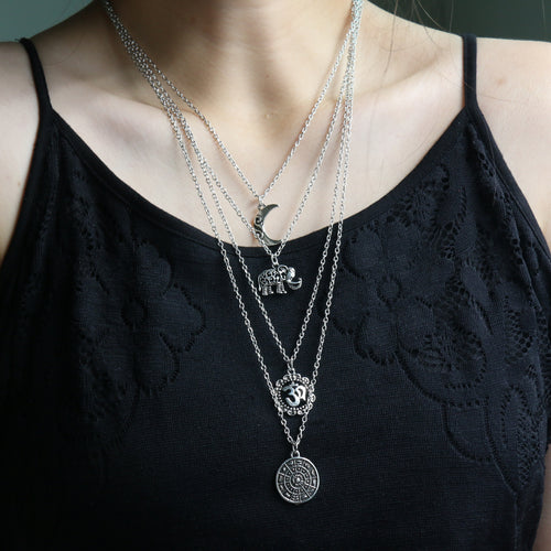 Fashionable 3D Elephant Moon Pendant Layered Necklace