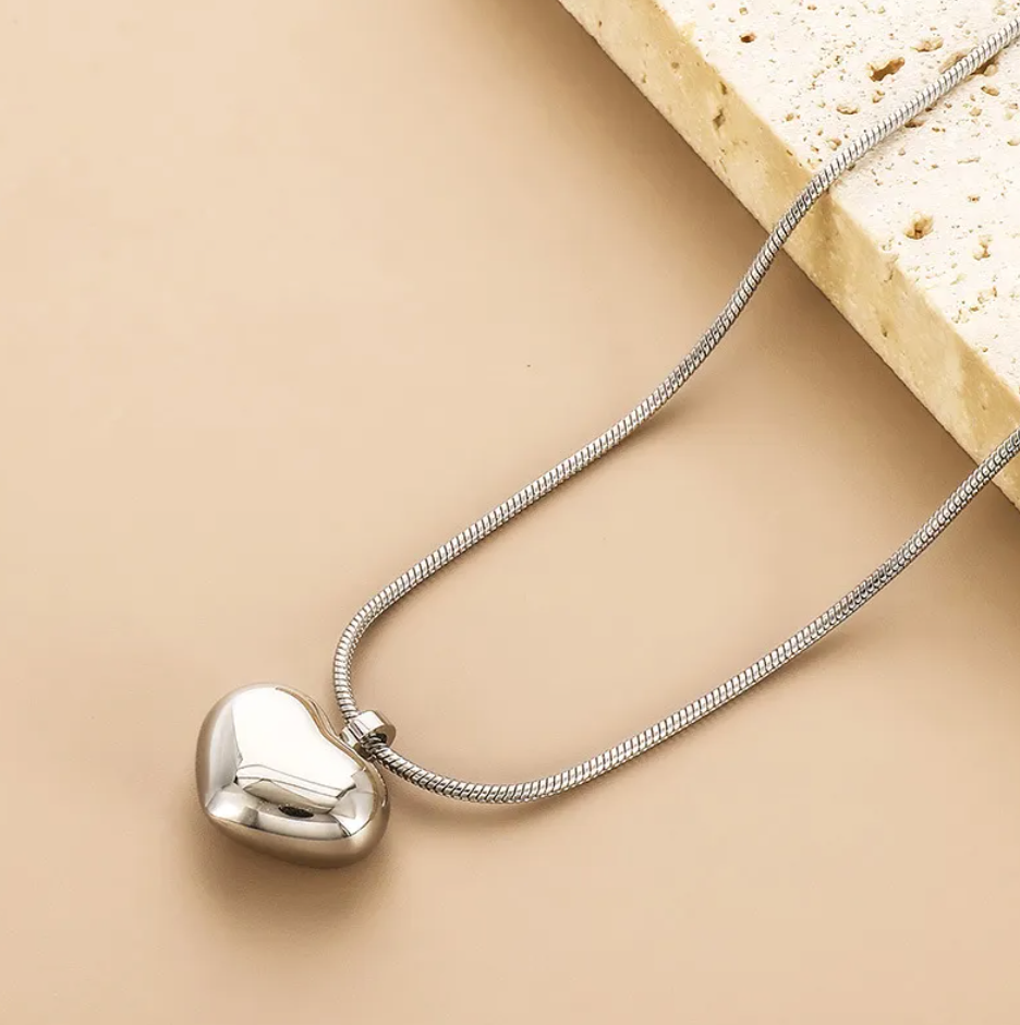 Exaggerated Hollow Love Pendant Necklace