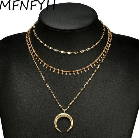 Fashionable Multi-Layer Metal Horn Crescent Necklace