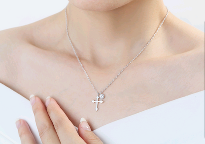 Fashionable Cross Pendant Necklace