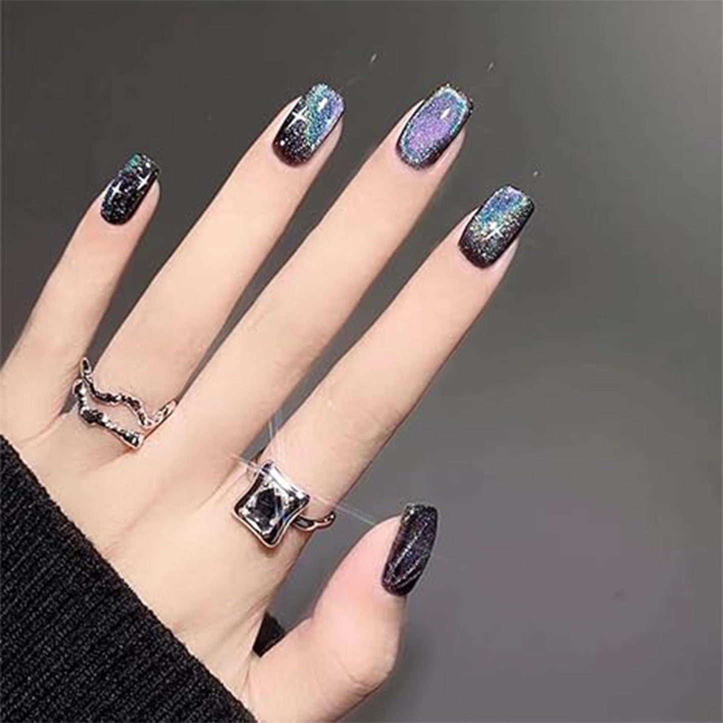 Short Press on Nails Black Fake Nails Square False Nails with Glossy Glitter Design Nails Press Ons Full Cover Acrylic Nails Reusable Stick on Nails for Women 24Pcs