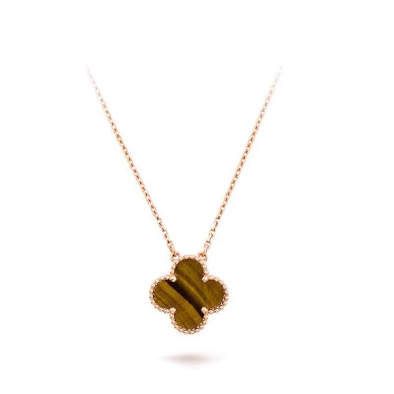 High-End Four Leaf Clover Bracelet in Titanium Steel