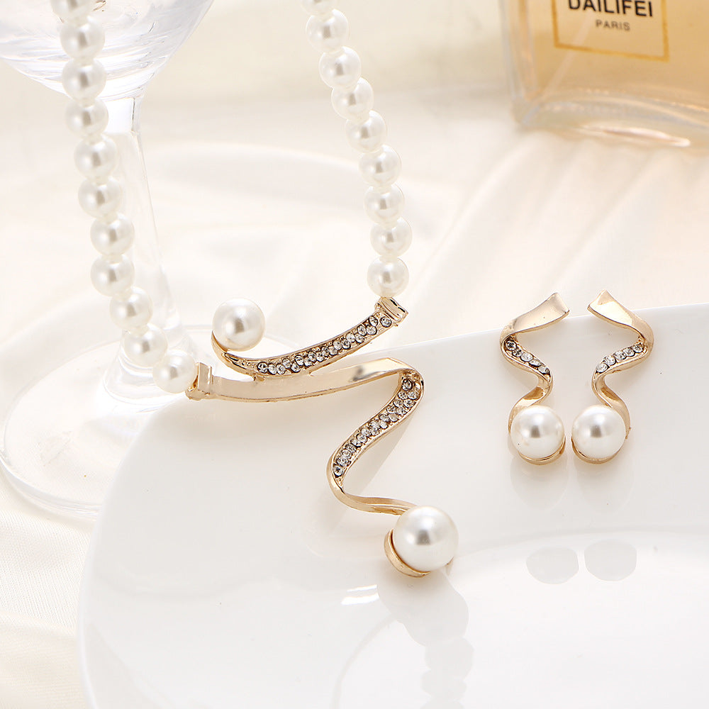 Pearl Necklace and Earring Bridal Jewelry Set