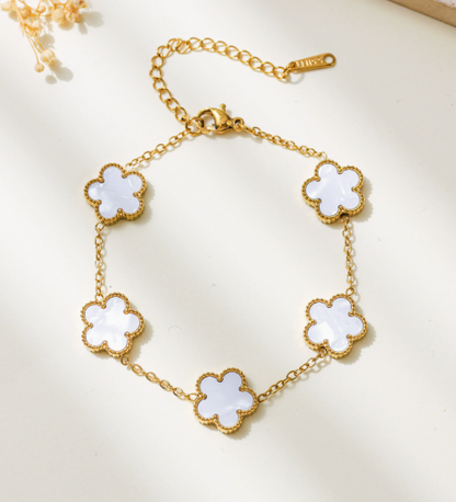 High-End Four Leaf Clover Bracelet in Titanium Steel