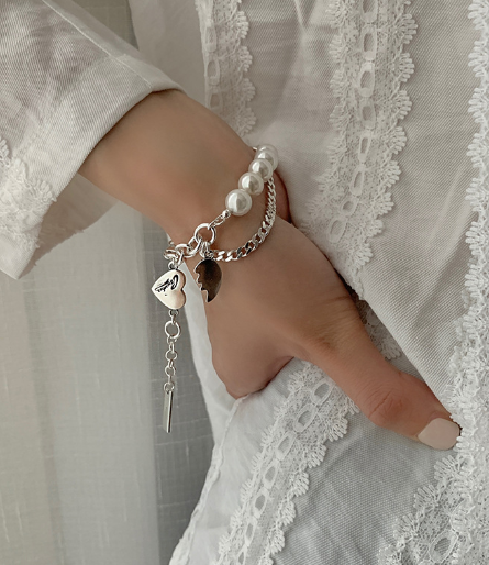 Retro Double-layer Pearl Love Letter Bracelet