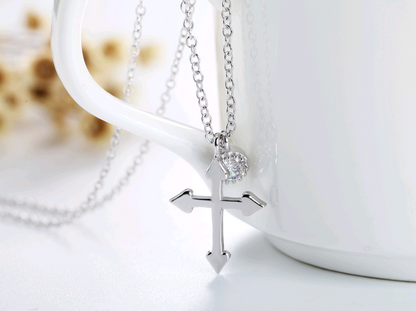 Fashionable Cross Pendant Necklace